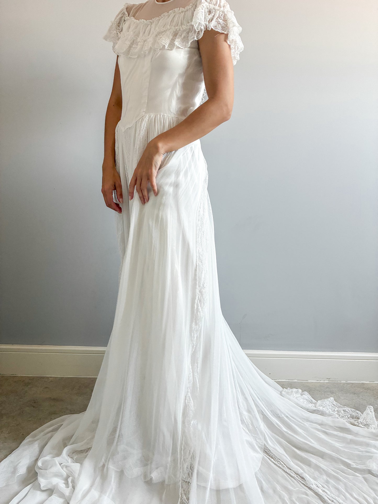 1940s Ivory Tulle Wedding Dress With Ruffle Neck And Cathedral Train