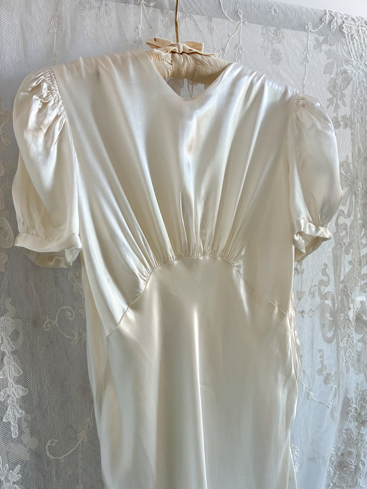 1930s Ivory Silk Puff Sleeve Wedding Dress With Lace & Puddle Train