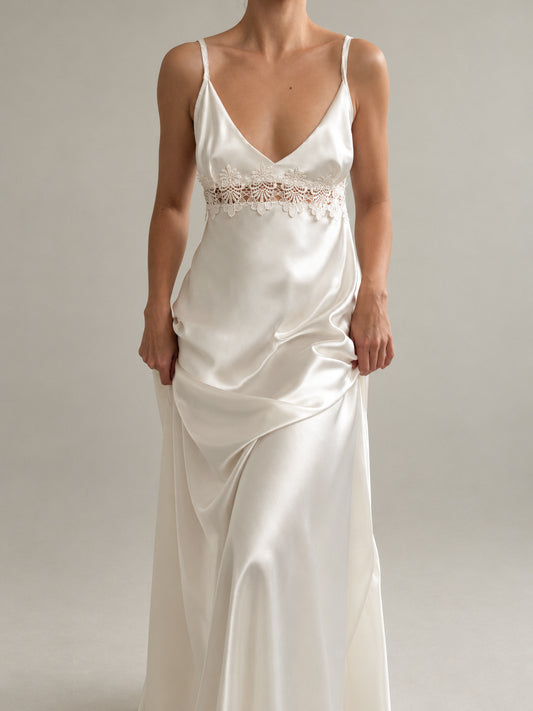 1980s Satin Ivory Slip With Daisy Detail M