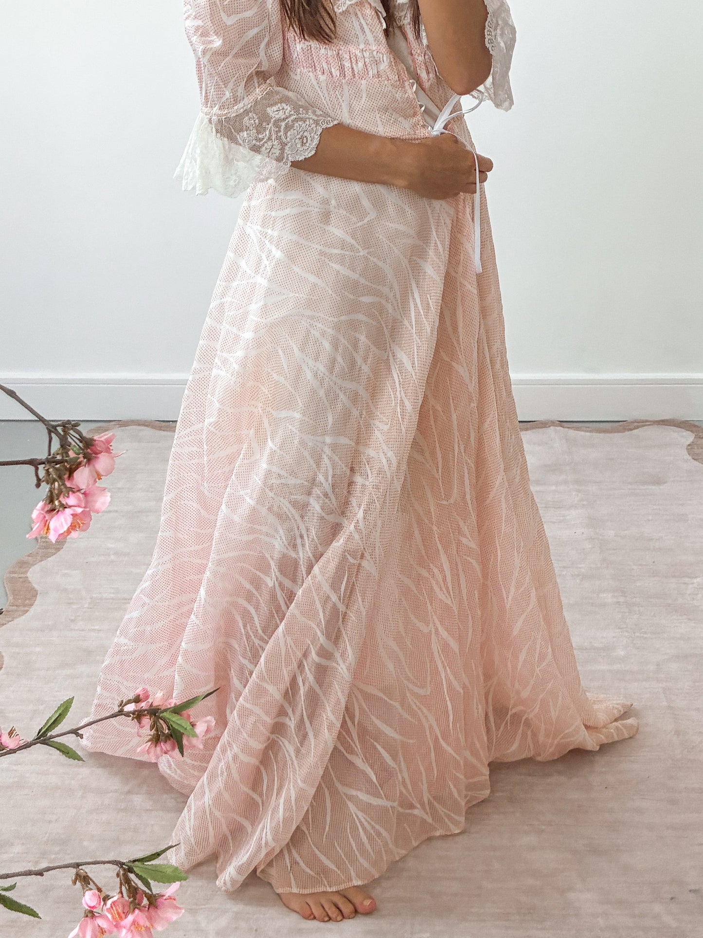 1930s Bubblegum Pink Organza Lace Up Robe With Ruffled Collar One Size