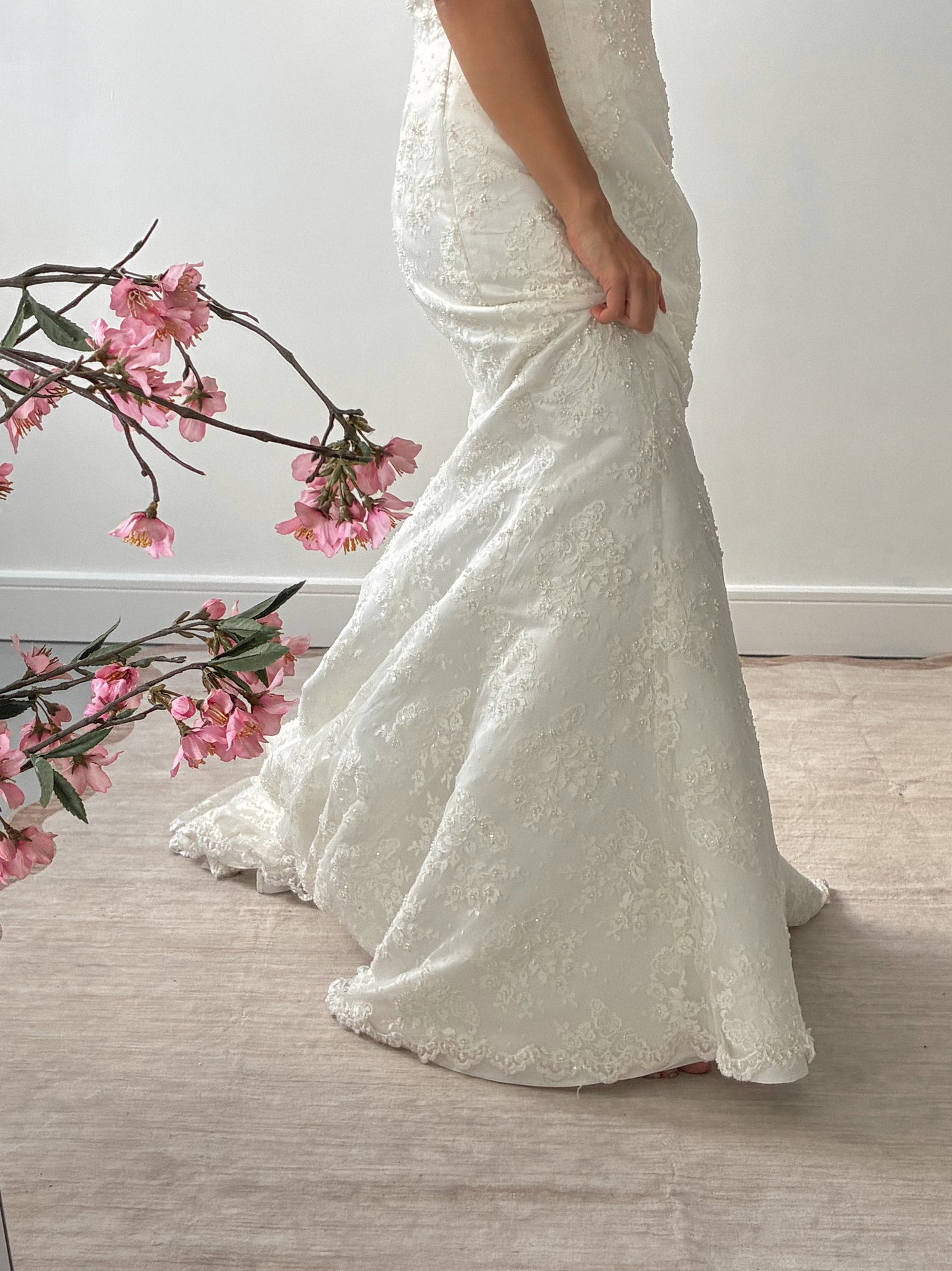 2001 Designer Maggie Sotero Lace Beaded Mermaid Wedding Dress