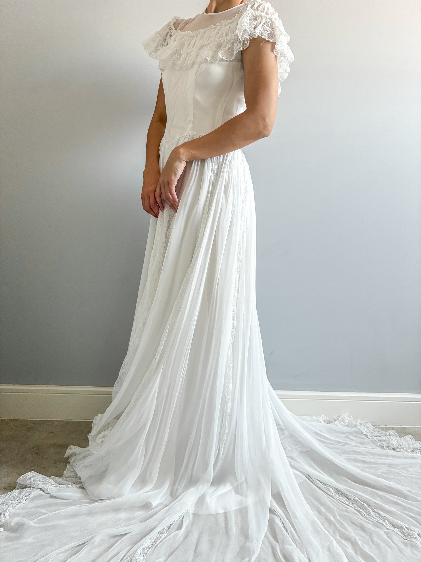 1940s Ivory Tulle Wedding Dress With Ruffle Neck And Cathedral Train