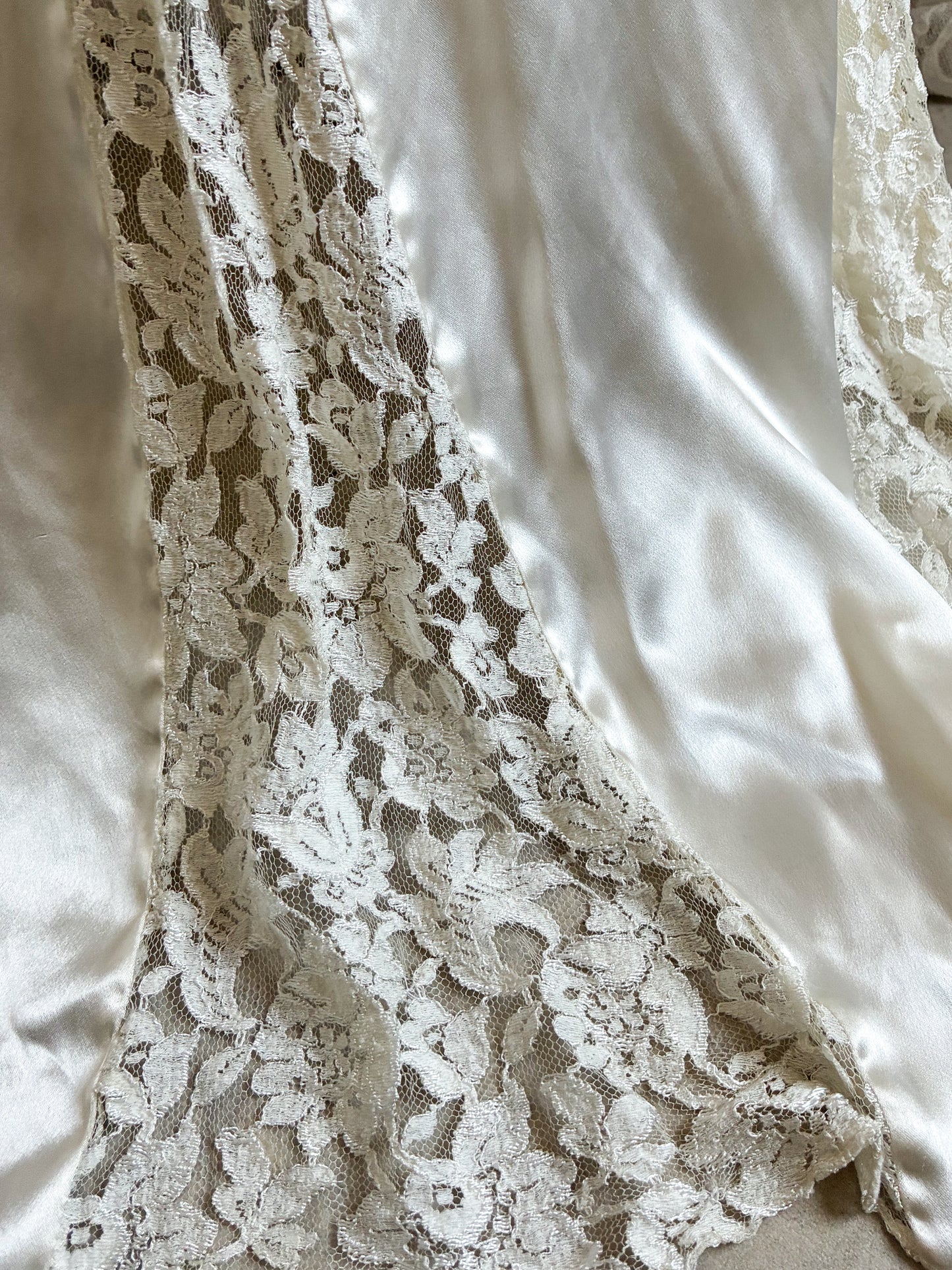 1930s Ivory Silk Puff Sleeve Wedding Dress With Lace & Puddle Train