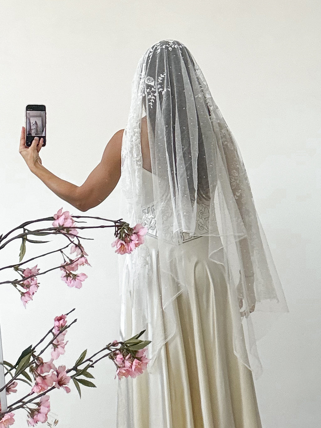 Antique Fingertip Veil In Spotted Floral Tambour Lace