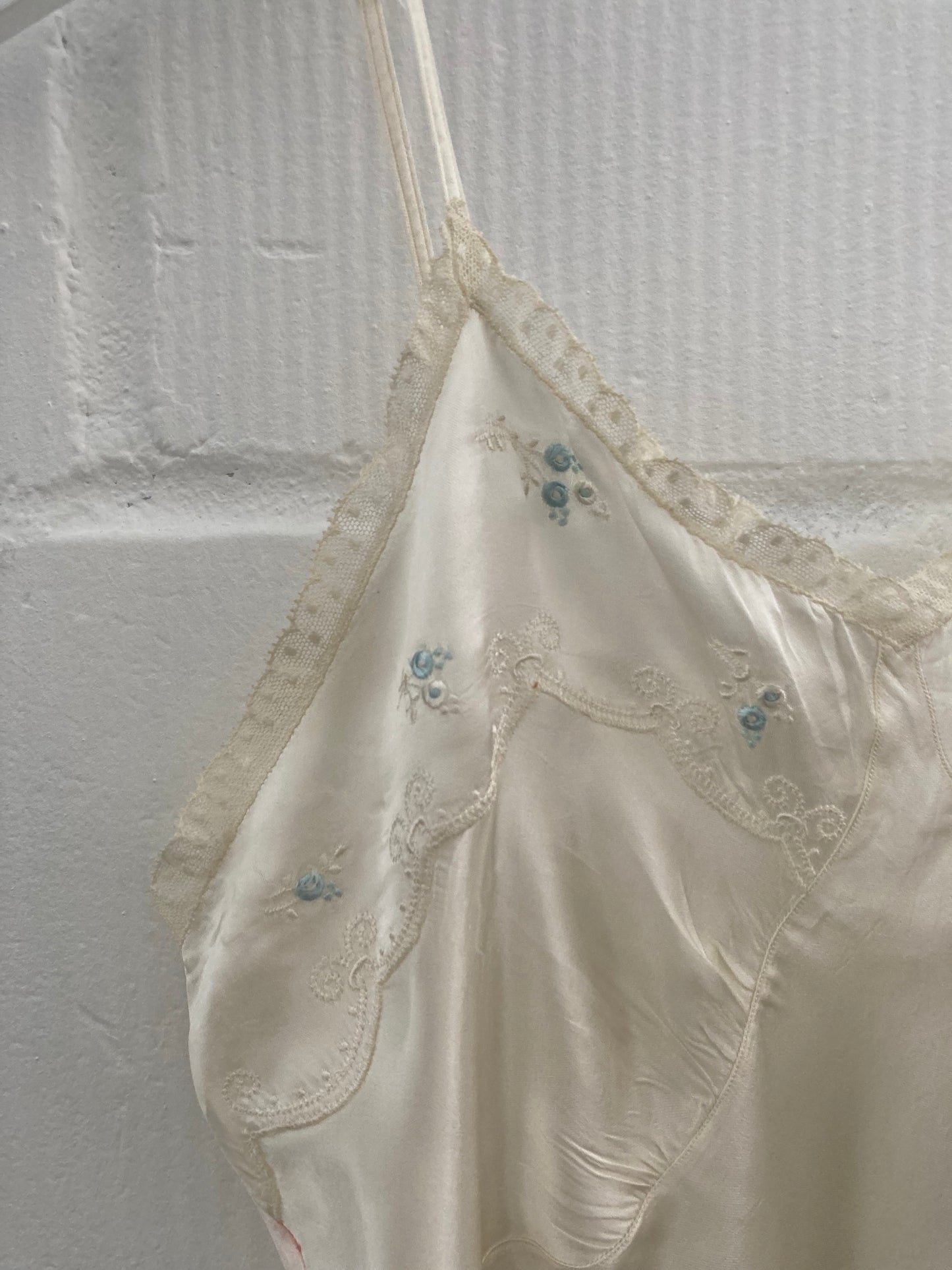 1930s Ivory Slip with Blue Flower Detailing & Spaghetti Straps Size S/M