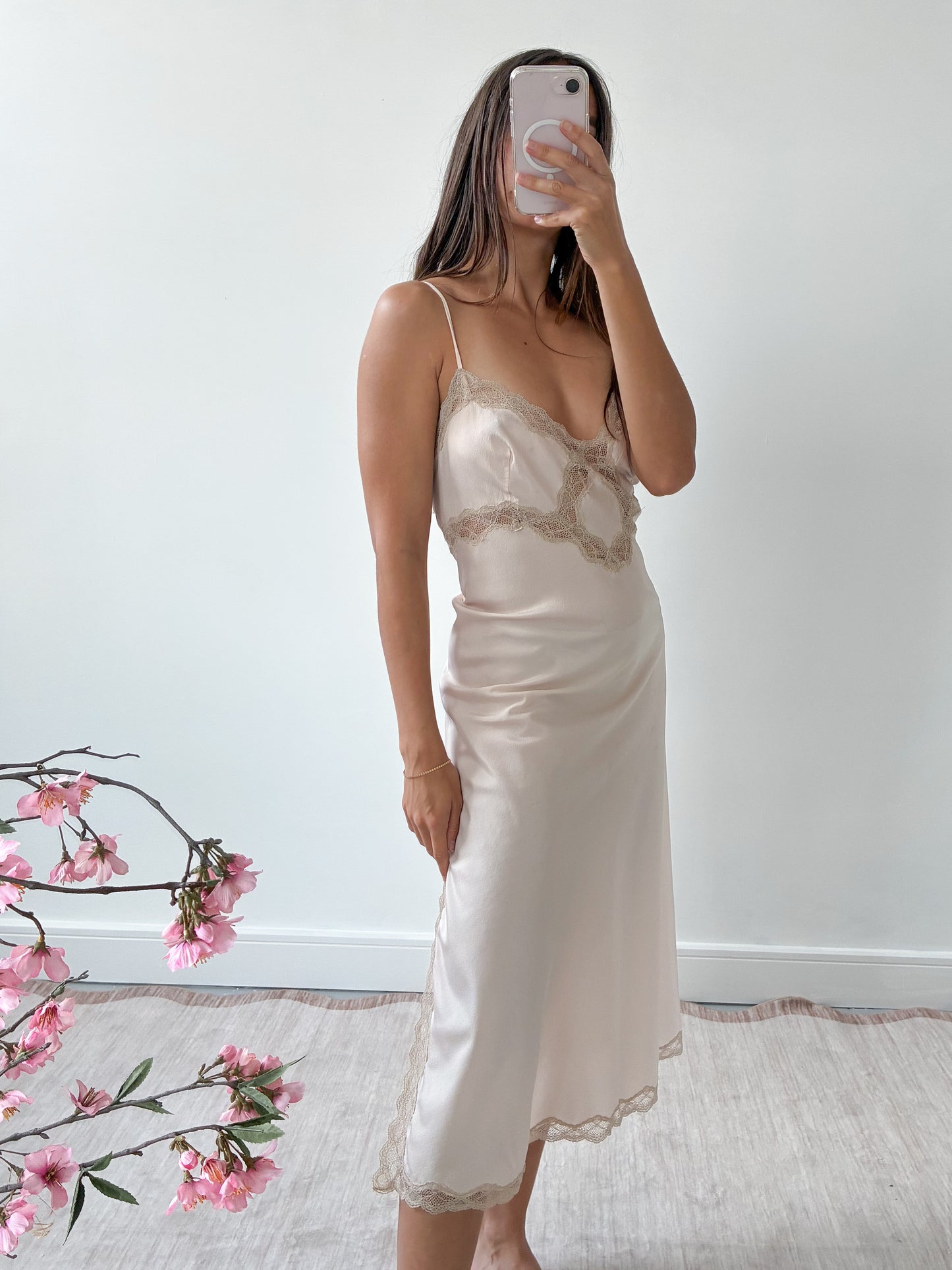 1970s Powder Pink Slip With Lace L