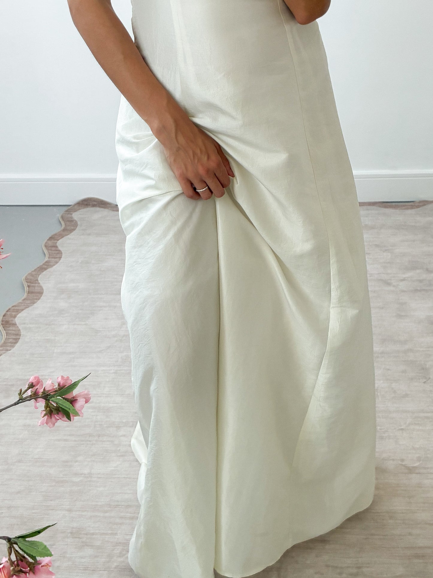 1990s Taffeta Wedding Dress With Gathered Back & Small Train M
