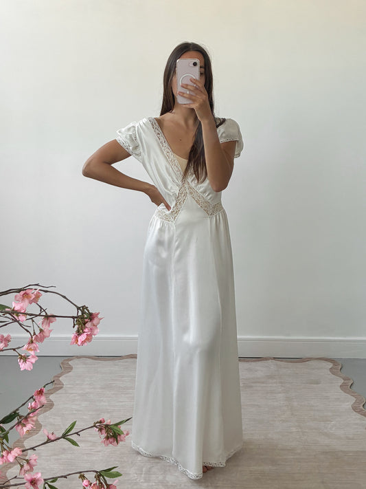 1940s Bridal Puff Sleeve Nightgown With Lace Trim S M