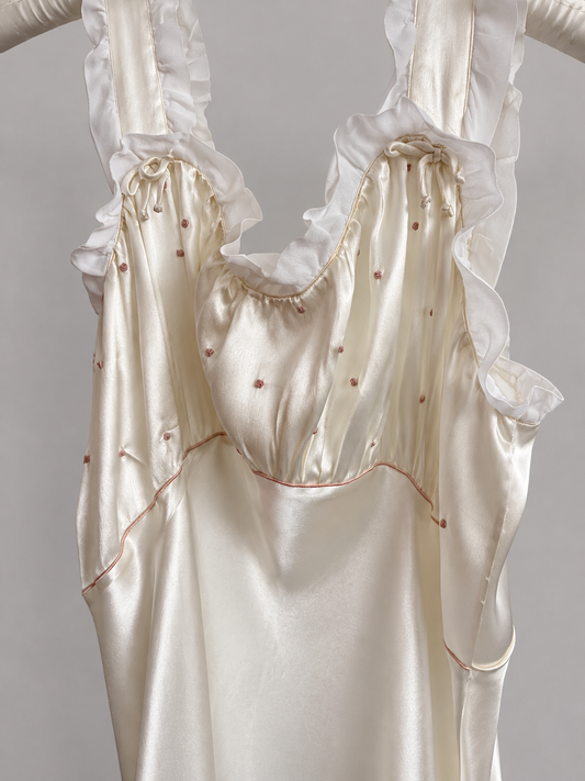 1930s Ivory Silk Satin Slip With Ruffle Detail And Pink Embroidery S M