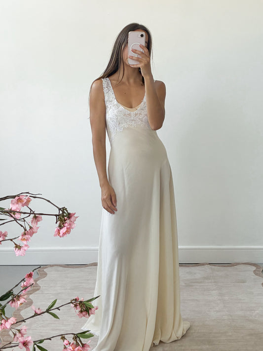 1940s Asymmetrical Cream Silk Slip With Floral Lace L