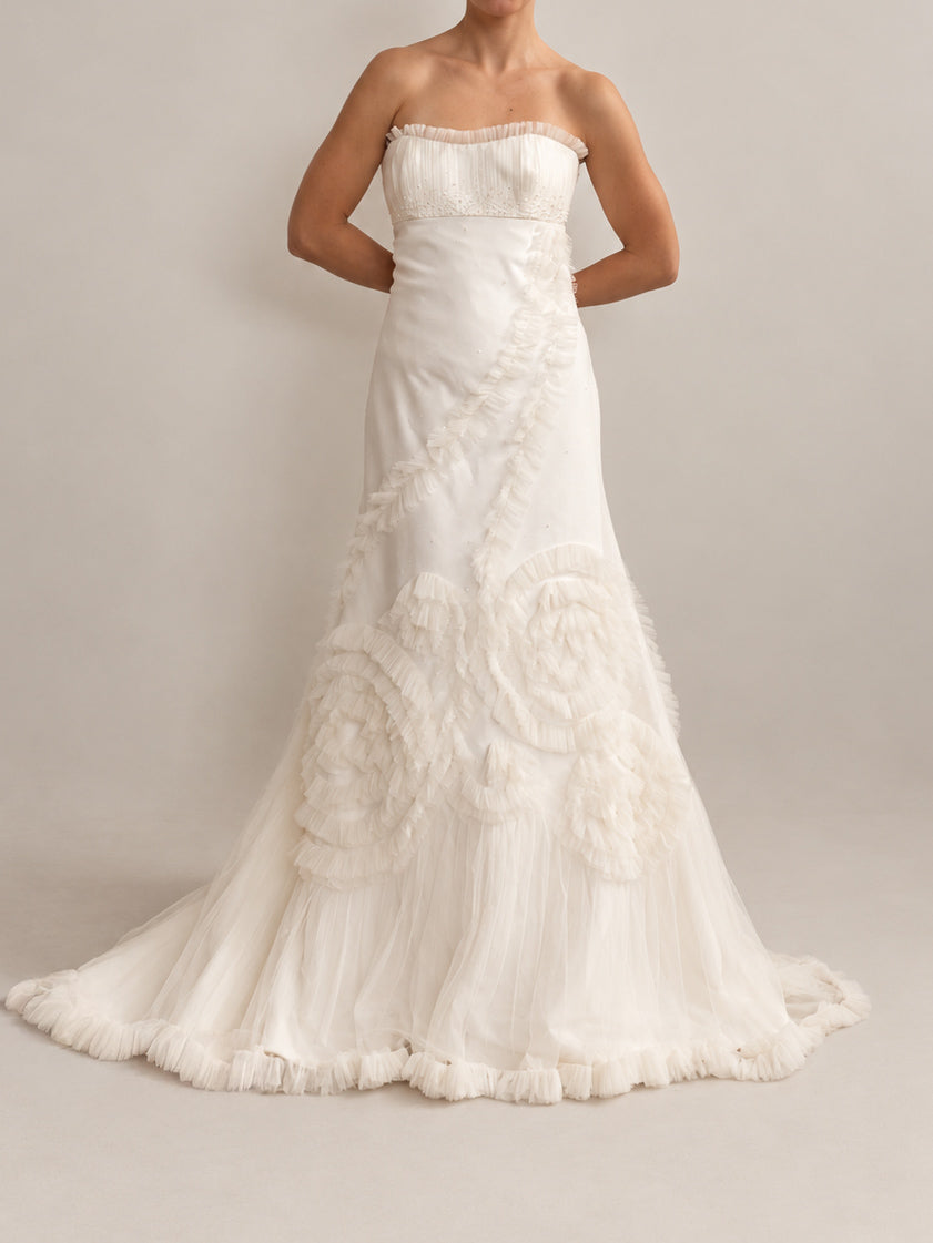 Archival Designer Augusta Jones Strapless Wedding Dress With Ruffled Tulle Detail & Train S M