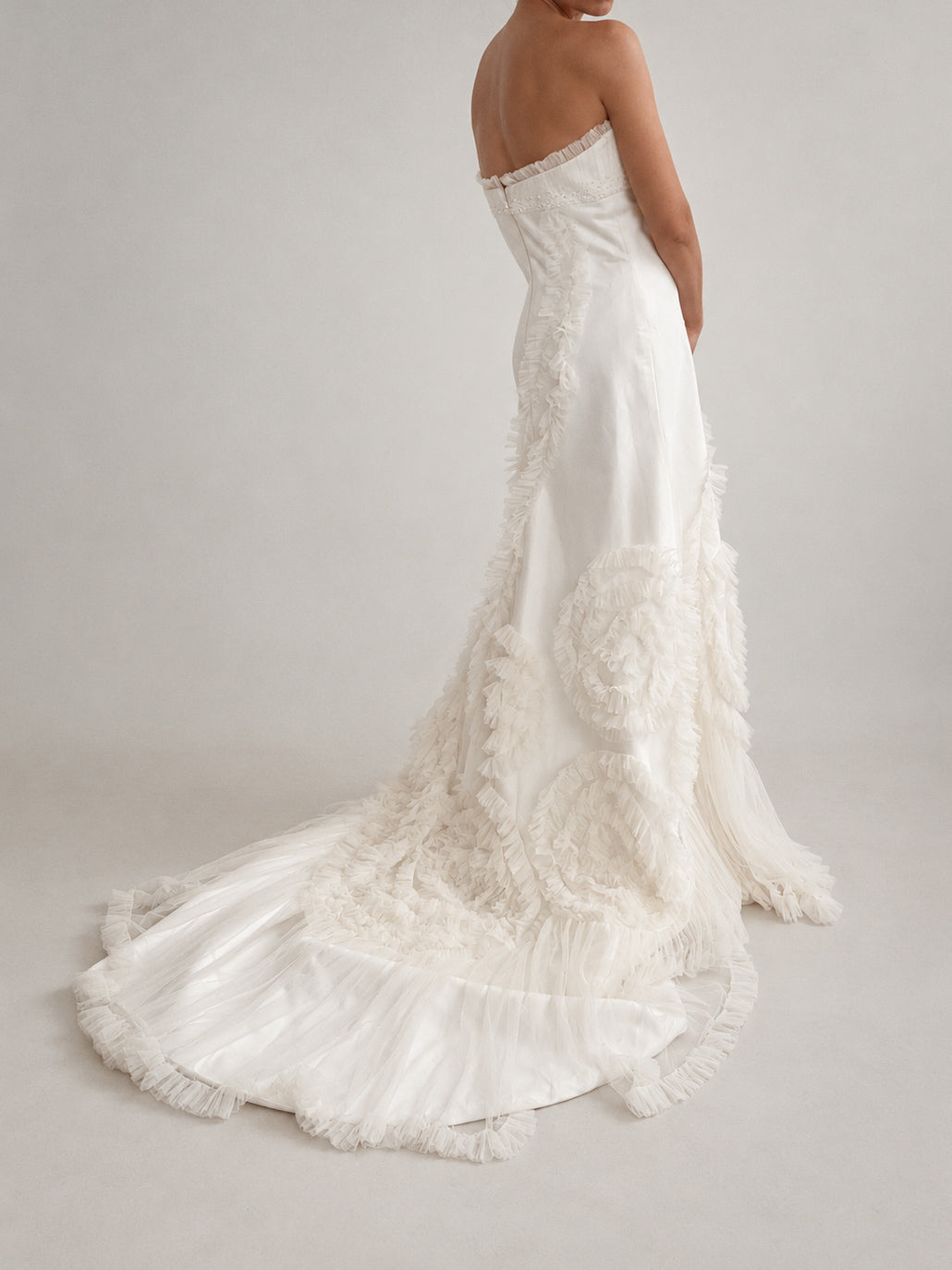 Archival Designer Augusta Jones Strapless Wedding Dress With Ruffled Tulle Detail & Train S M