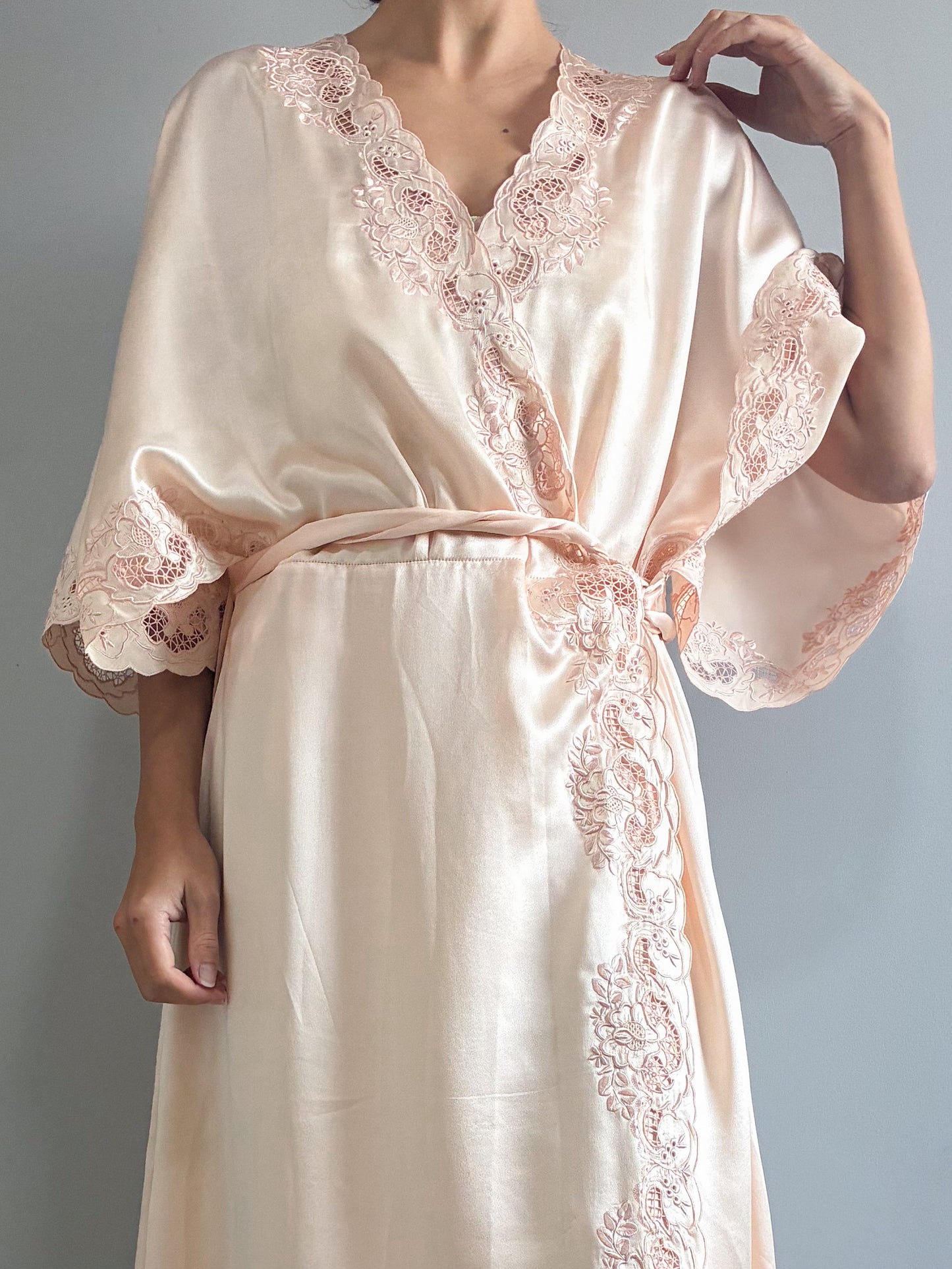 1970s Silk Peach Dressing Gown With Floral Embroidery
