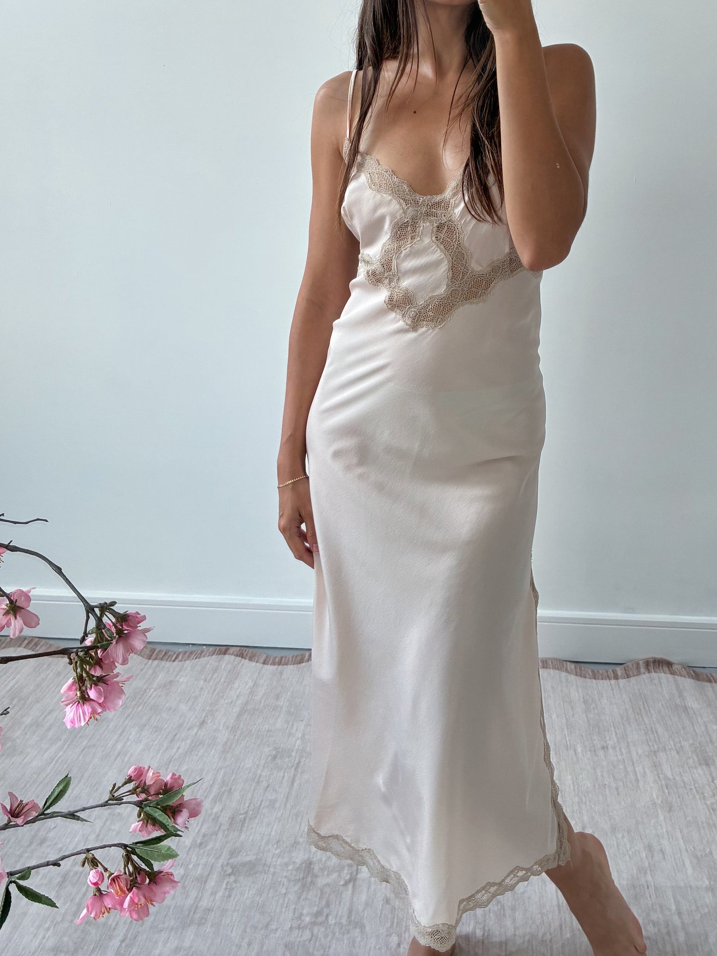 1970s Powder Pink Slip With Lace L