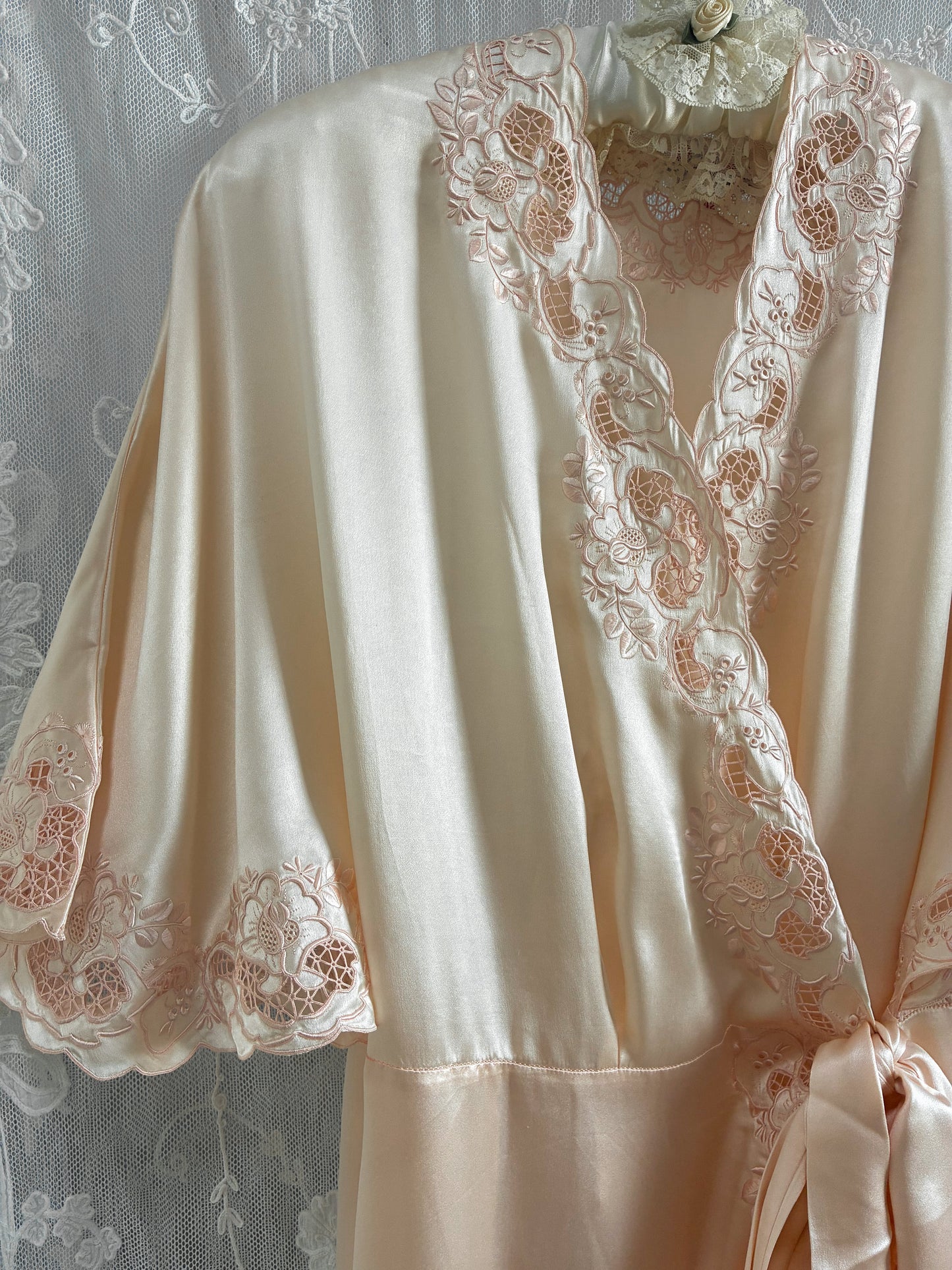 1970s Silk Peach Dressing Gown With Floral Embroidery