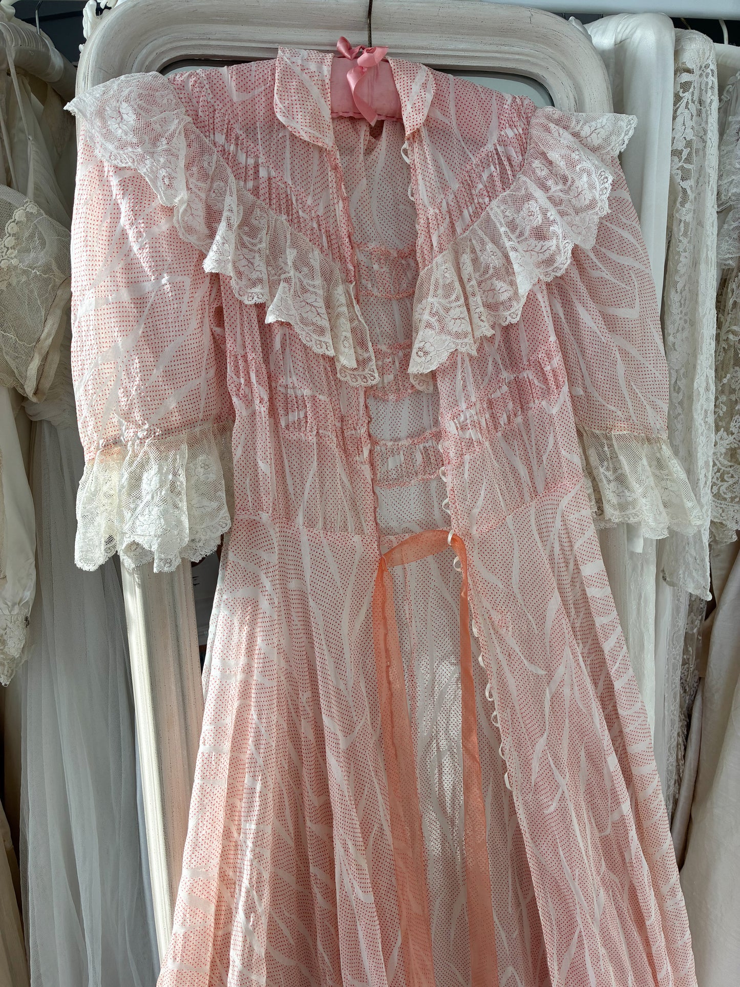1930s Bubblegum Pink Organza Lace Up Robe With Ruffled Collar One Size