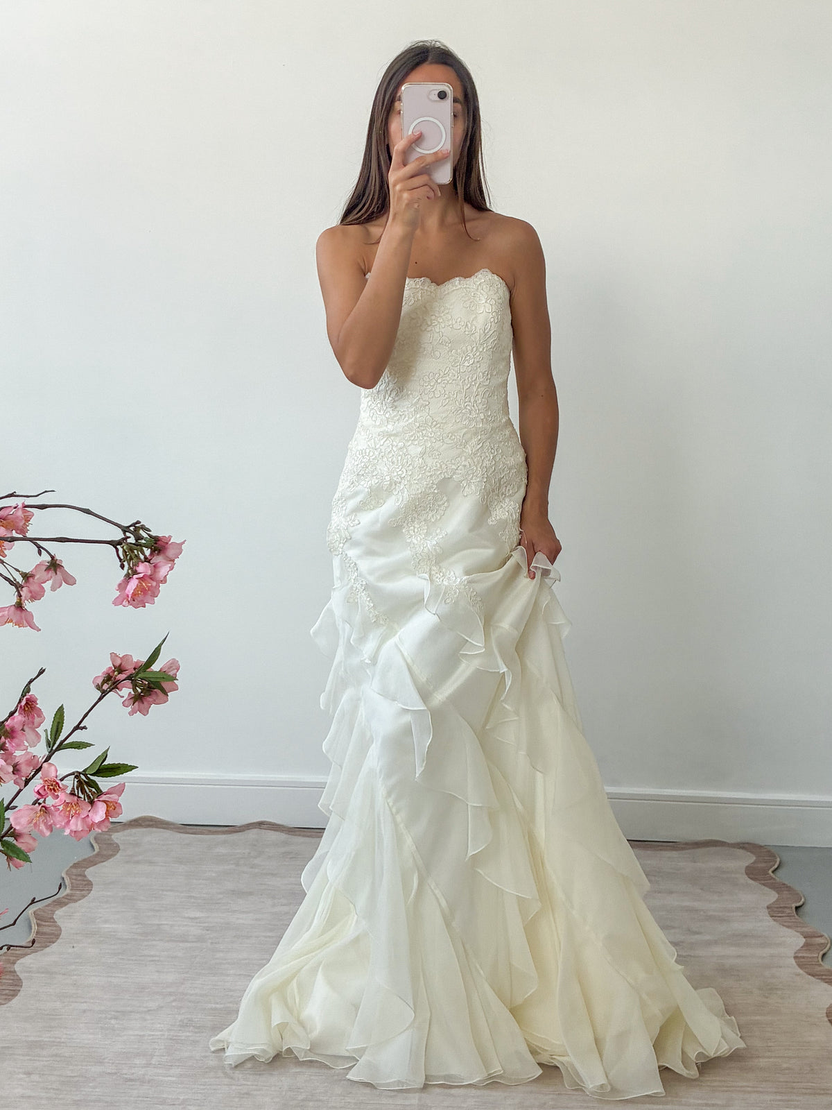 1990s Strapless Ivory Wedding Gown With Silk Lace Bodice & Ruffled Organza Skirt M