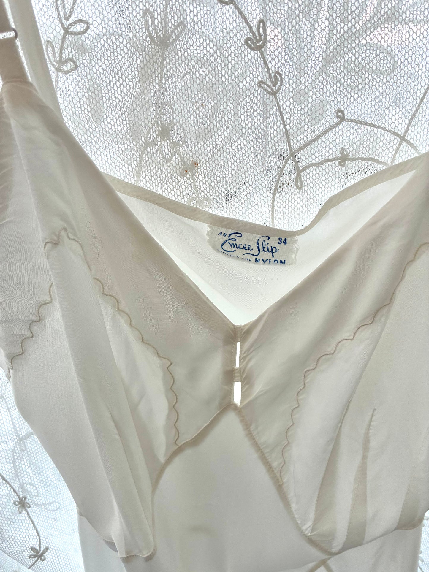 1930s Milky White Satin Slip with Delicate Embroidery S