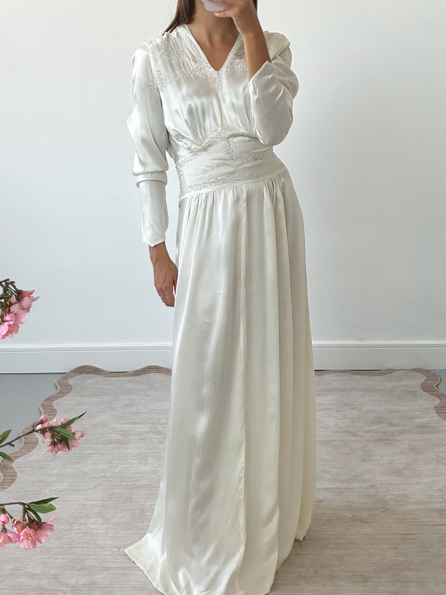 1940s Ivory Satin Dress With Sequins & Embroidery M