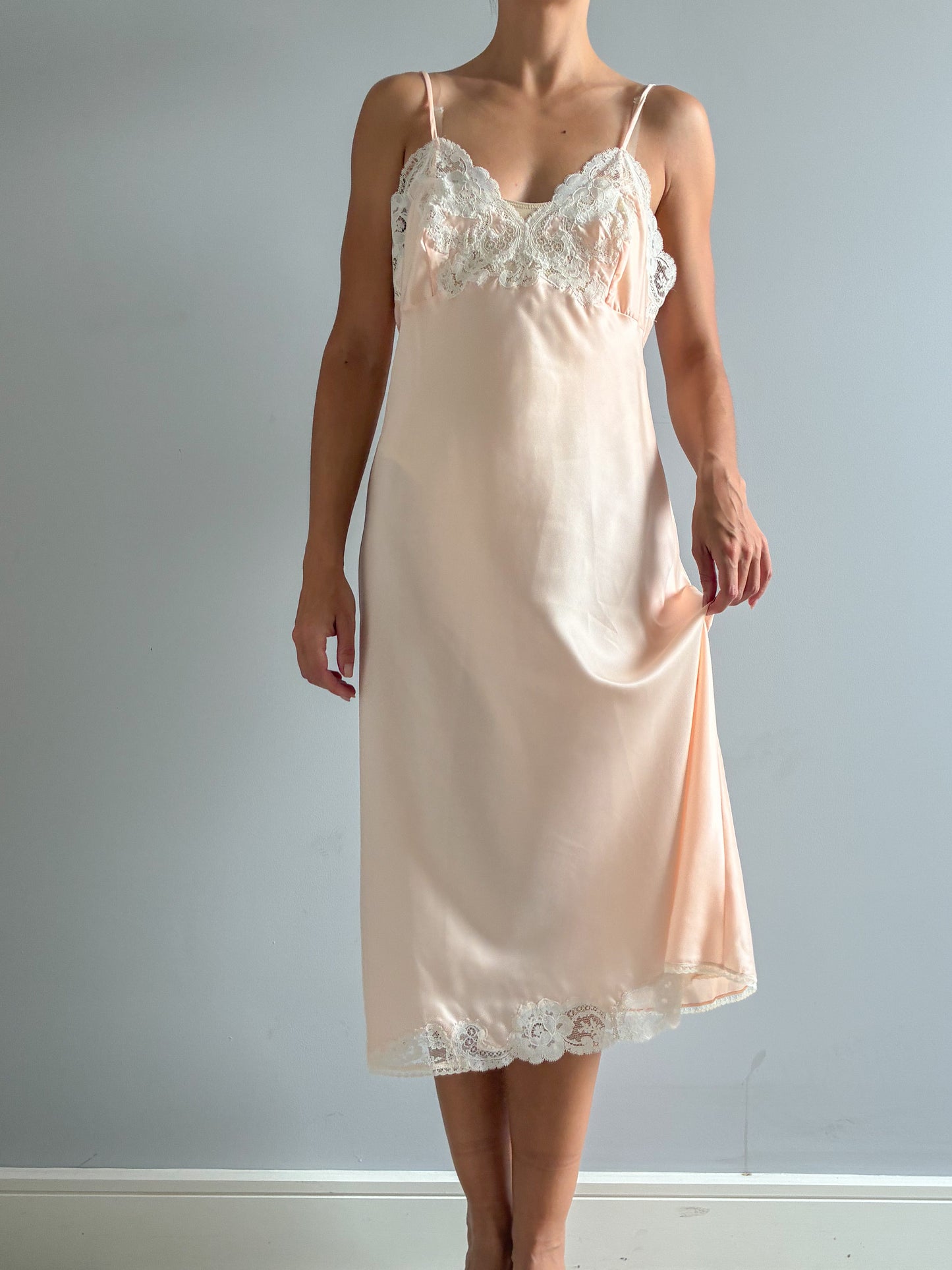 1940s Silky Midi Slip In Peach With Floral Lace