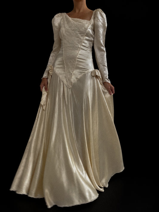 1980s Silk Asymmetrical Wedding Dress With Bow Detail S M