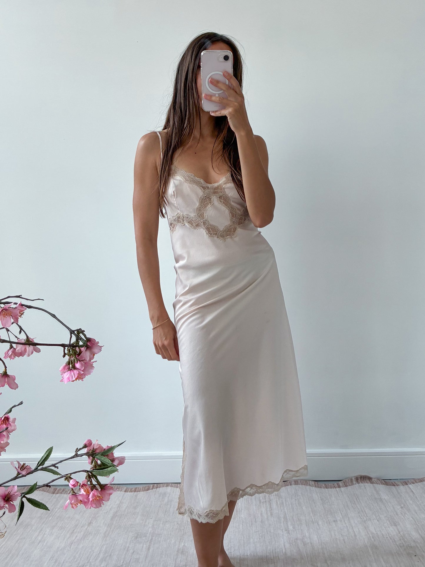 1970s Powder Pink Slip With Lace L