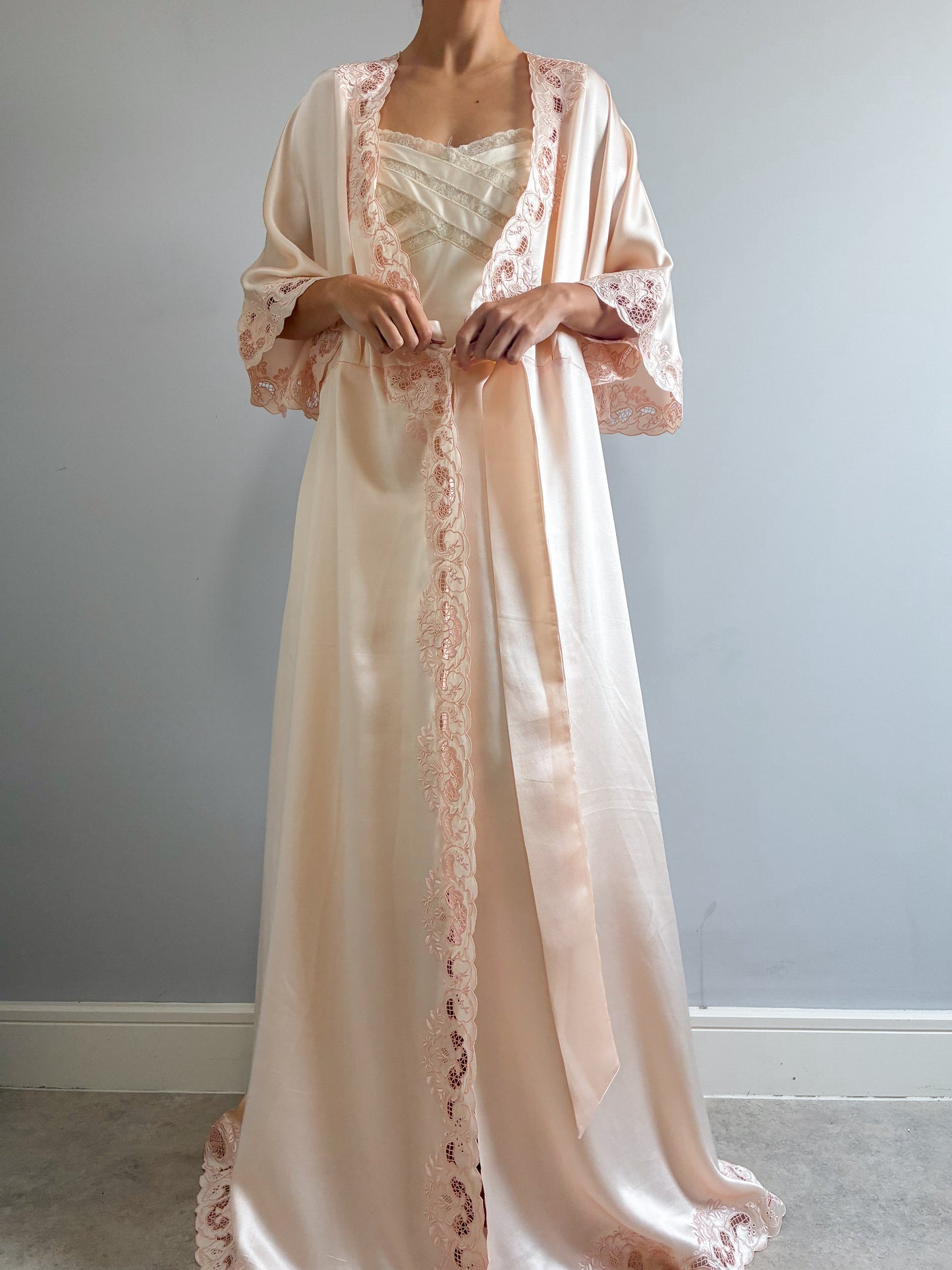 1970s Silk Peach Dressing Gown With Floral Embroidery