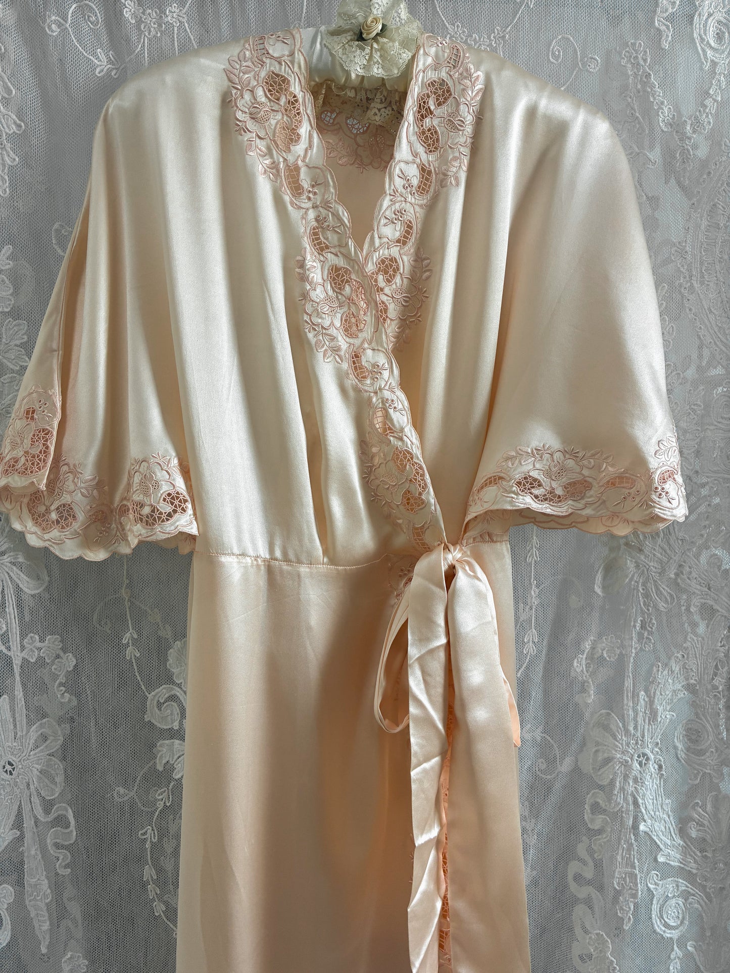 1970s Silk Peach Dressing Gown With Floral Embroidery