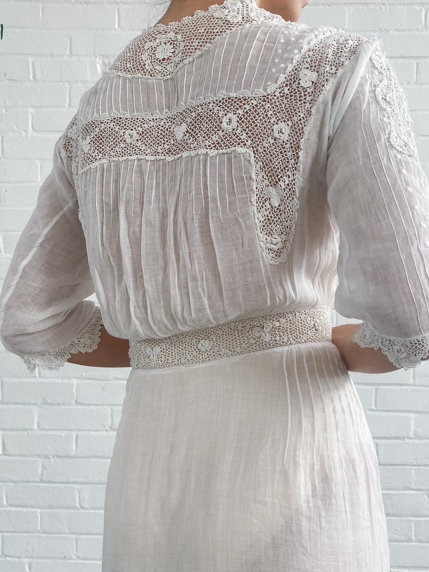 Antique Edwardian Cotton Lawn Wedding Dress With Hand-Crochet Panels XS S