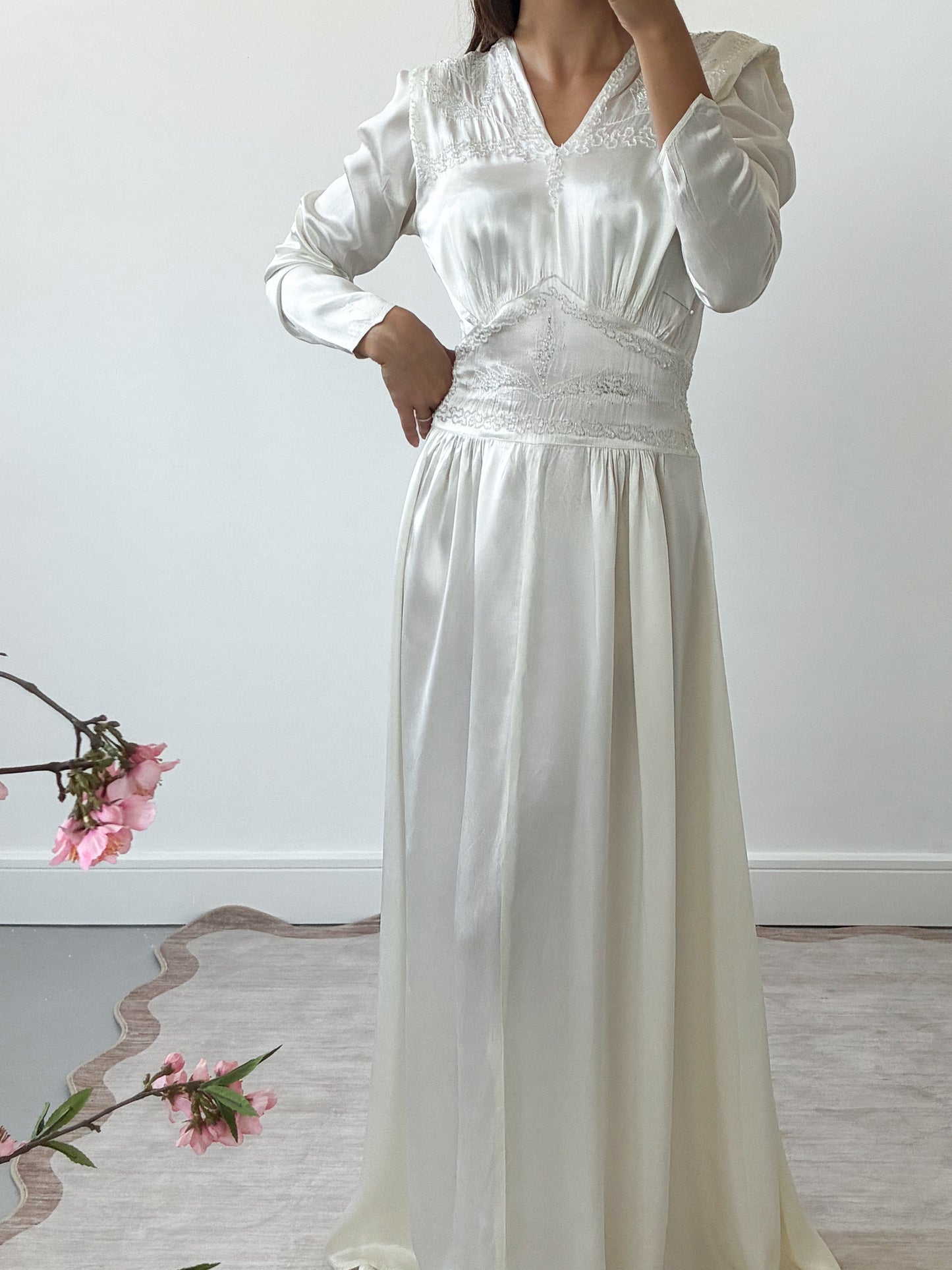 1940s Ivory Satin Dress With Sequins & Embroidery M