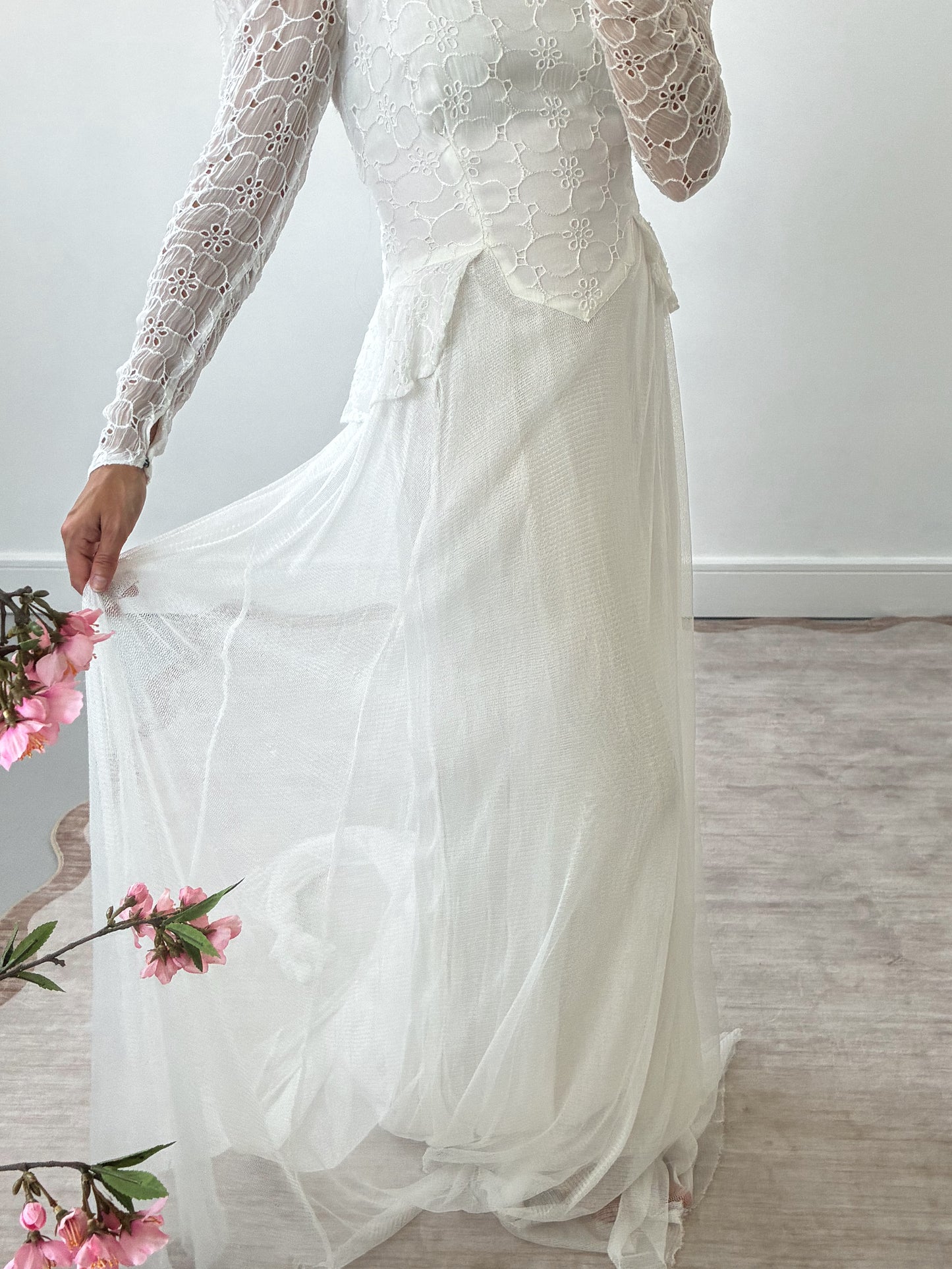 1940s Organdy Broderie and Net Wedding Dress with Train XS S