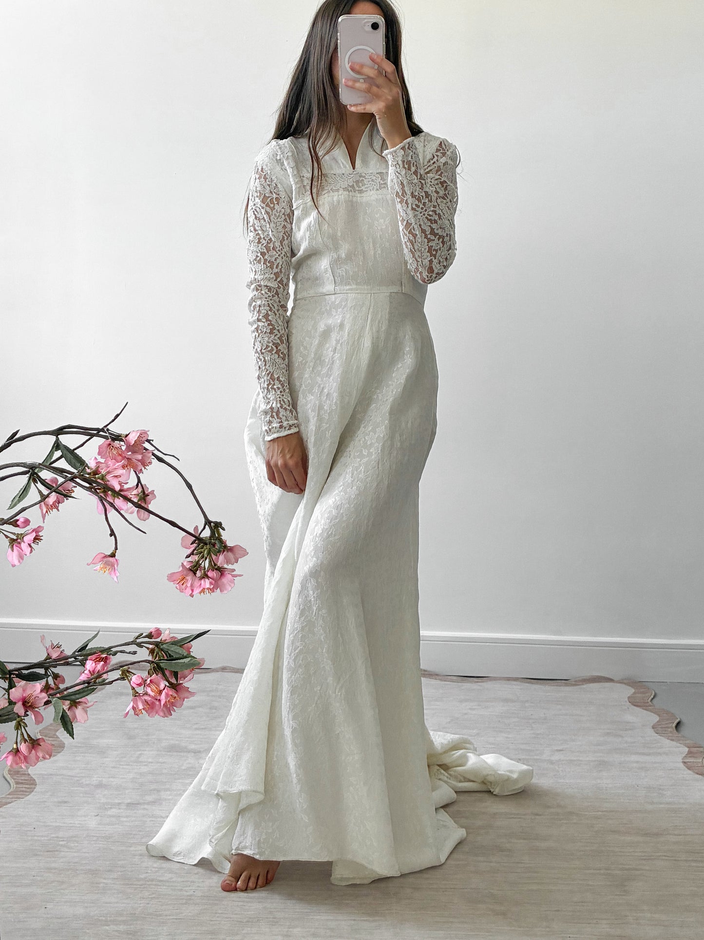 1940s Ivory Jacquard And Lace Dress With Puddle Train
