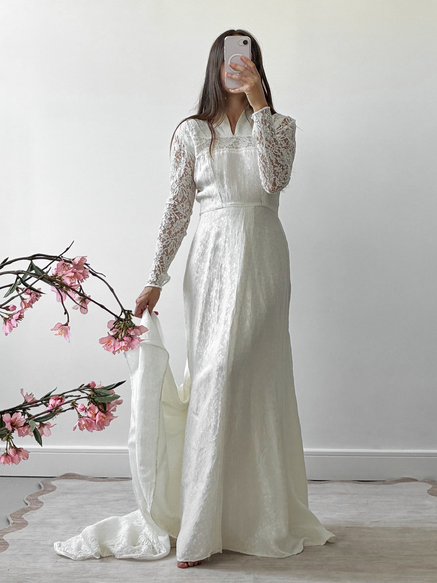 1940s Ivory Jacquard And Lace Dress With Puddle Train