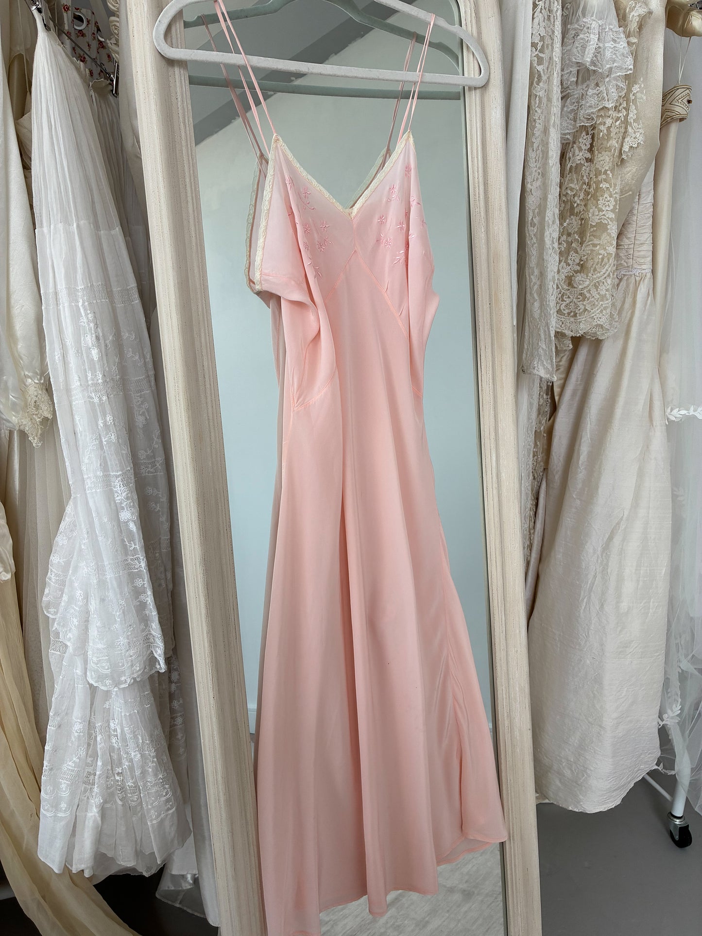 1940s Pink Satin Midi Slip With Flower Embroidery M L