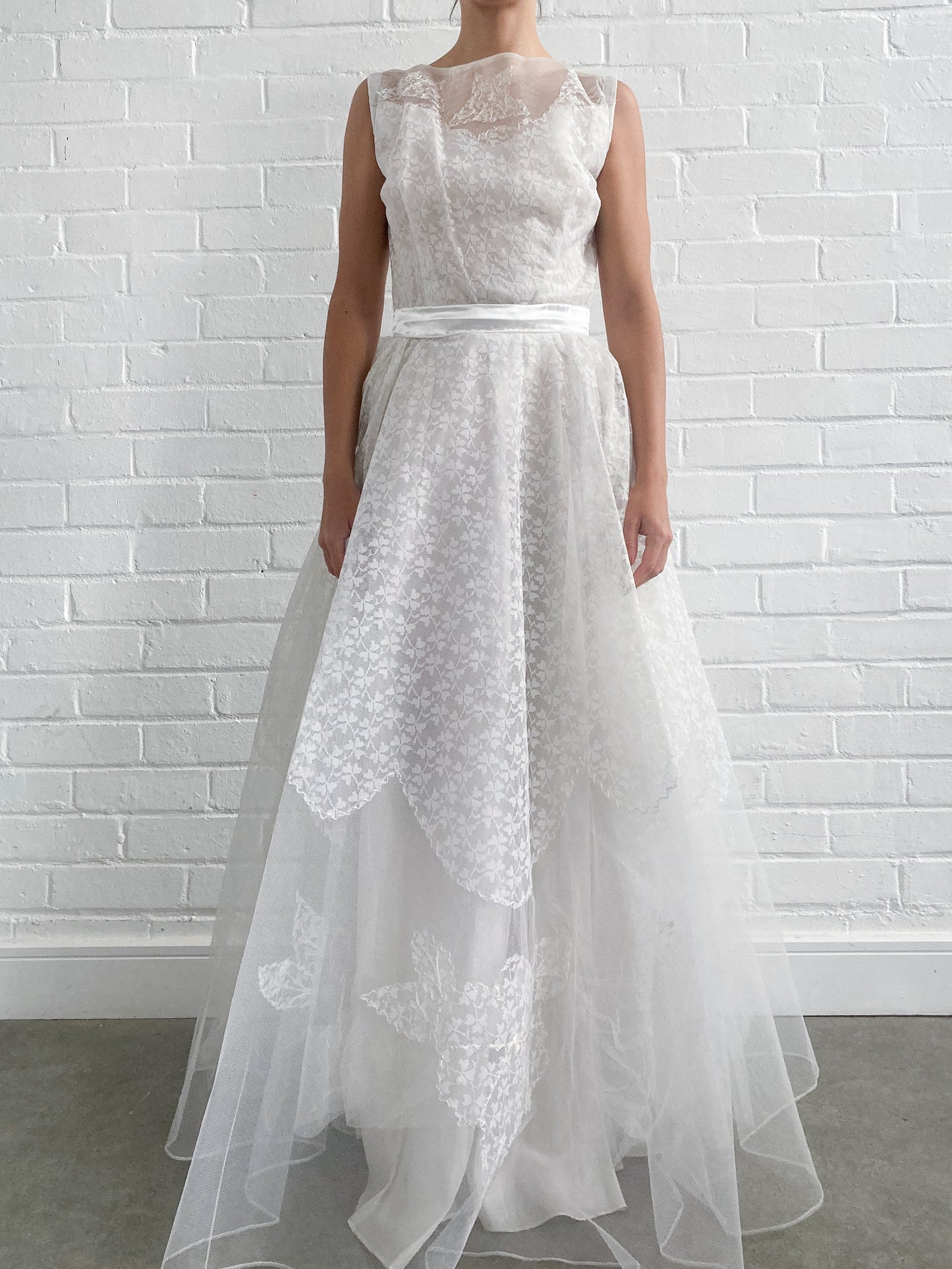 1950s Tulle & Floral Applique Wedding Dress with Bow Detail