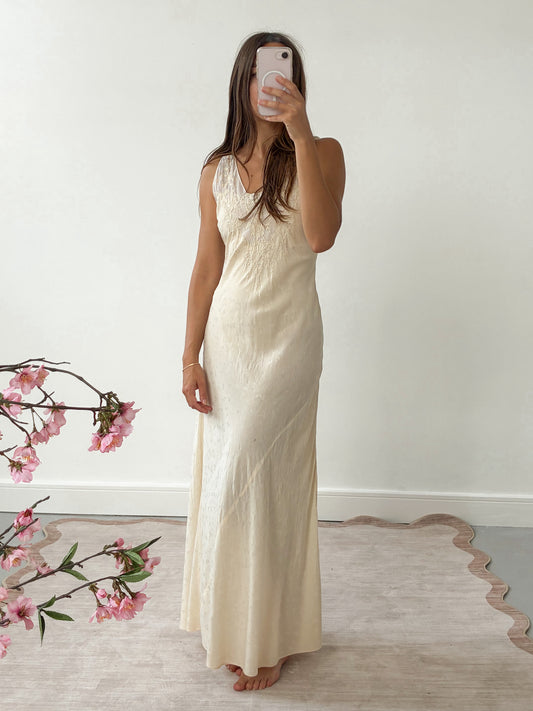 1930s Cream Silk Slip Gown With Intricate Floral Lace M L