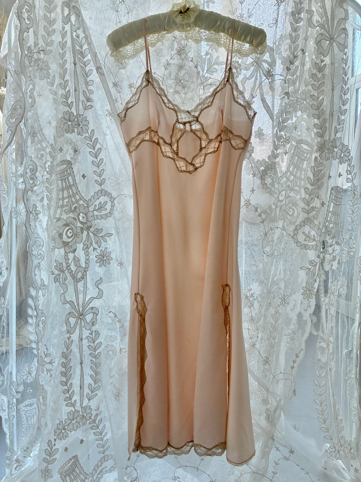 1970s Powder Pink Slip With Lace L