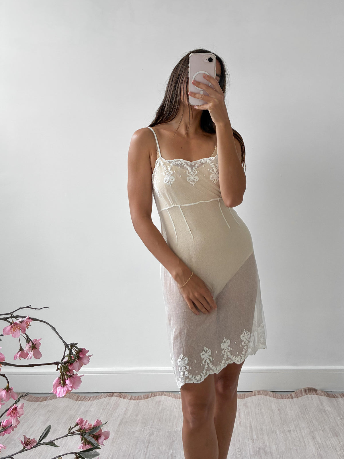 Antique Sheer Net Mini Slip With Bow Embroidery M