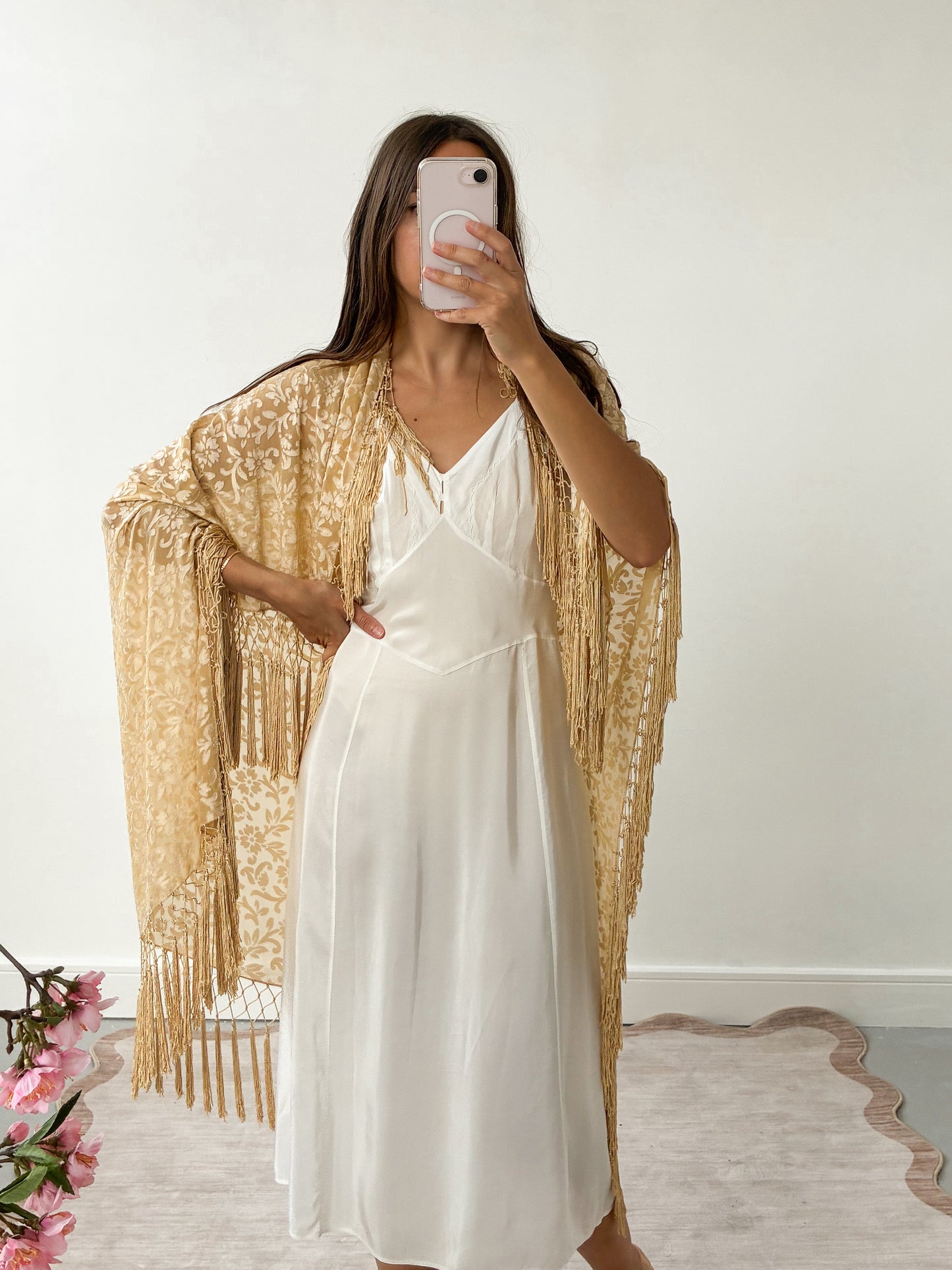 Vintage Cream Jacquard Floral Fringed Shawl