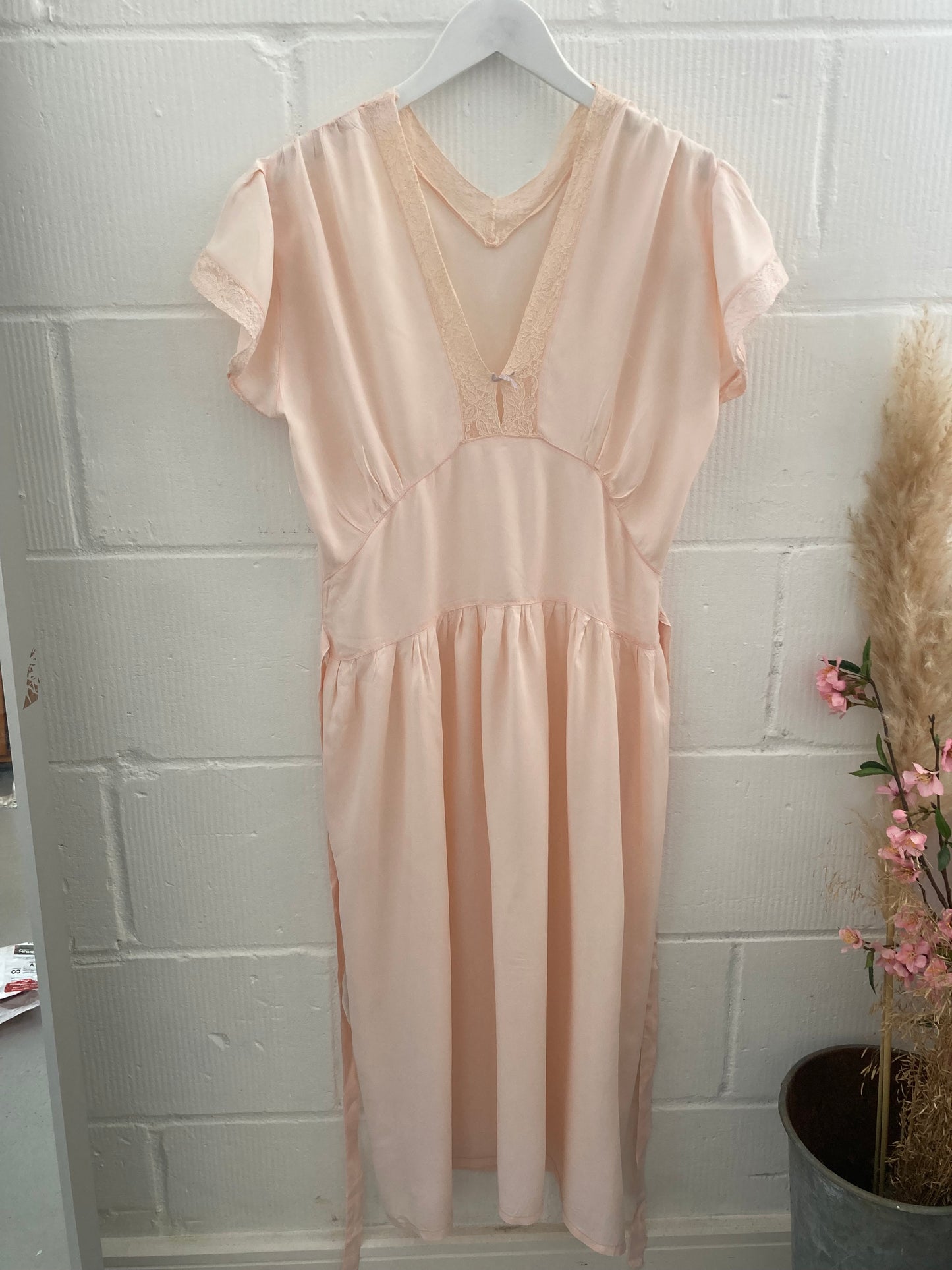 1940s Pink Midi Nightgown with Lace Trim Size L