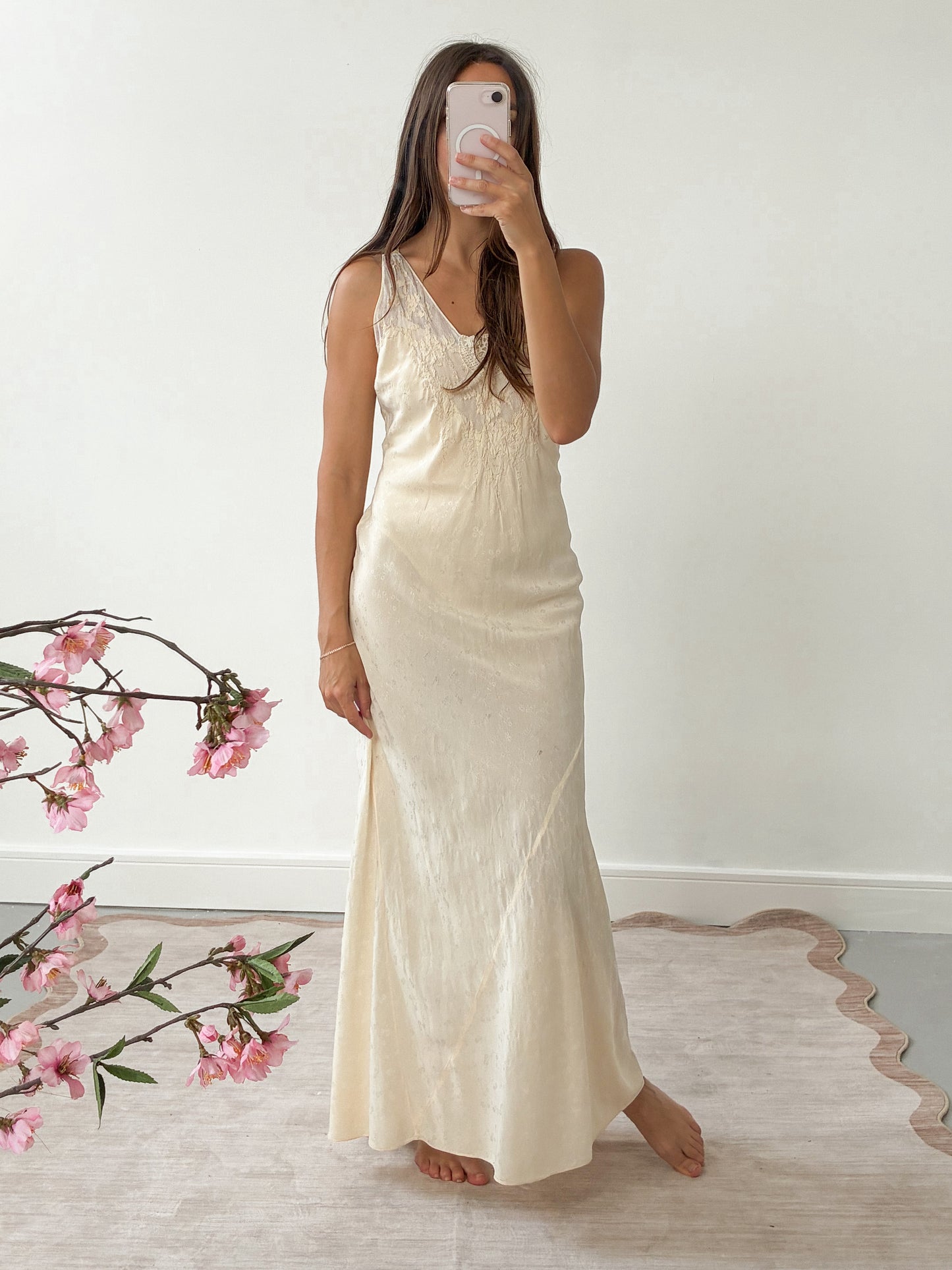 1930s Cream Silk Slip Gown With Intricate Floral Lace M L