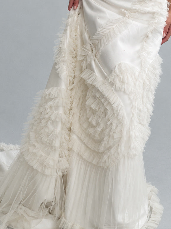 Archival Designer Augusta Jones Strapless Wedding Dress With Ruffled Tulle Detail & Train S M