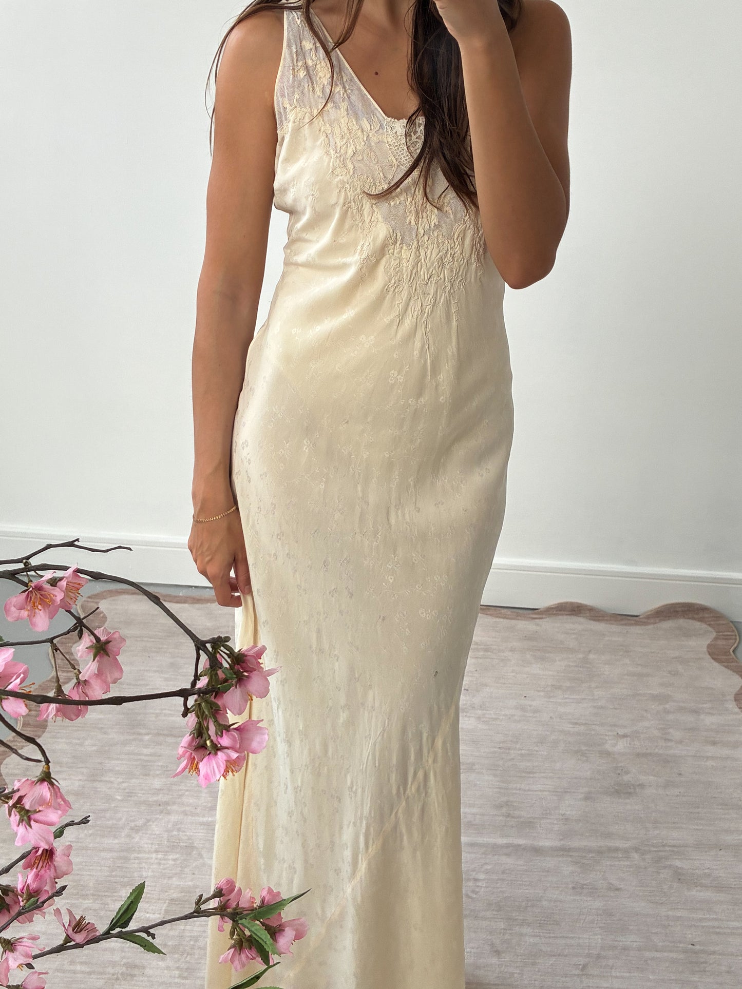 1930s Cream Silk Slip Gown With Intricate Floral Lace M L