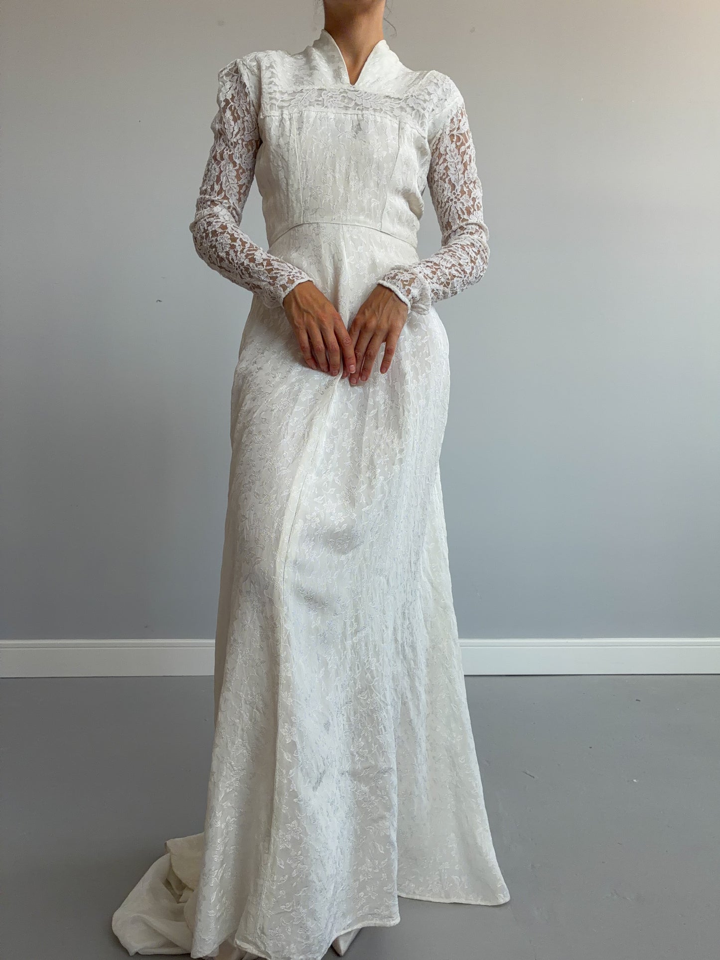 1940s Ivory Jacquard And Lace Dress With Puddle Train