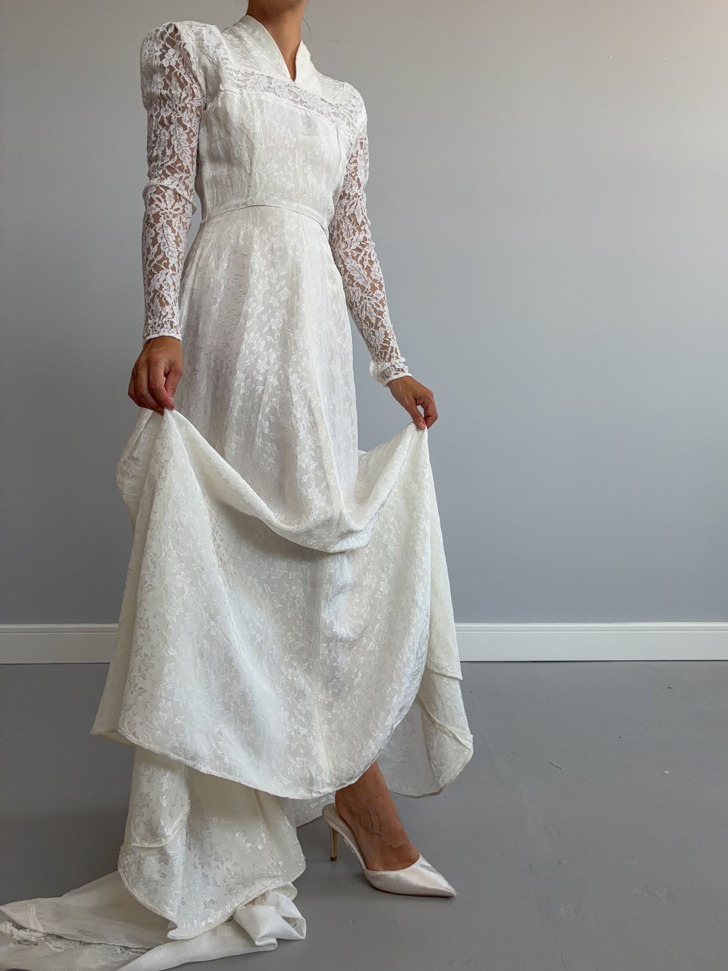 1940s Ivory Jacquard And Lace Dress With Puddle Train