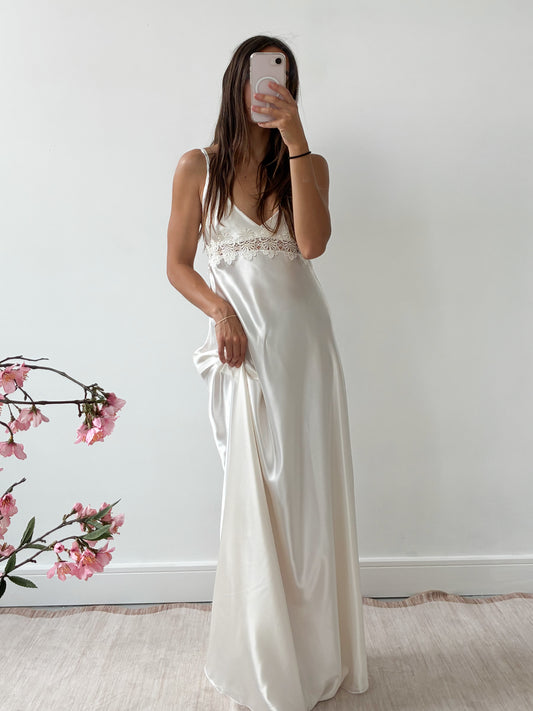 1980s Satin Ivory Slip With Daisy Detail M