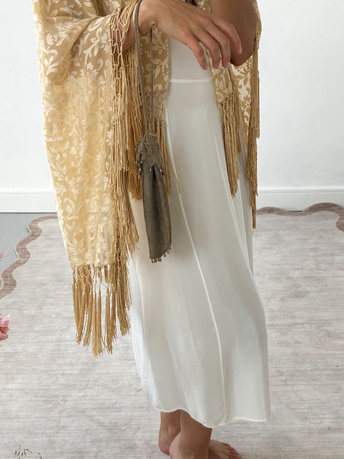 Vintage Cream Jacquard Floral Fringed Shawl