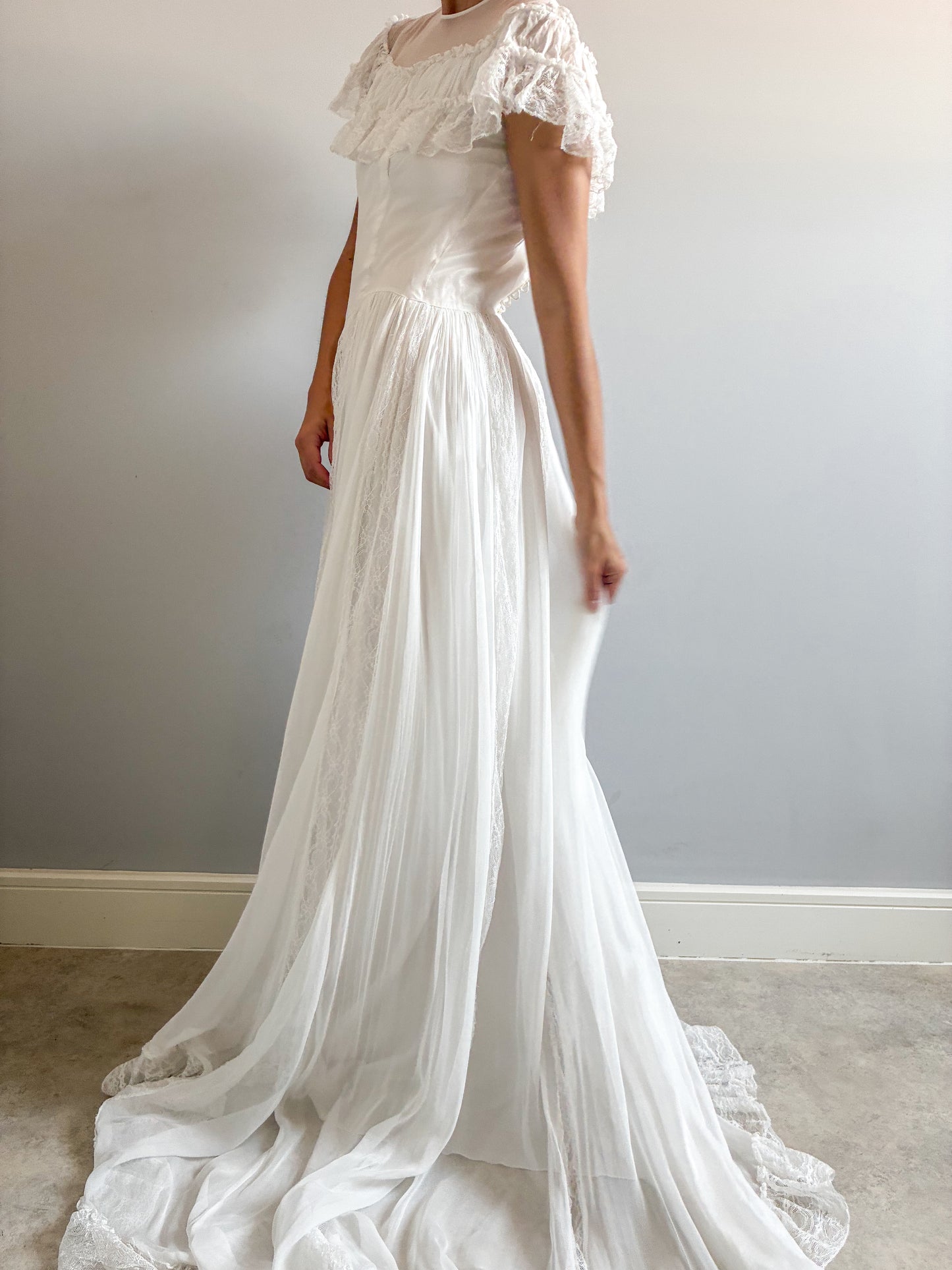 1940s Ivory Tulle Wedding Dress With Ruffle Neck And Cathedral Train
