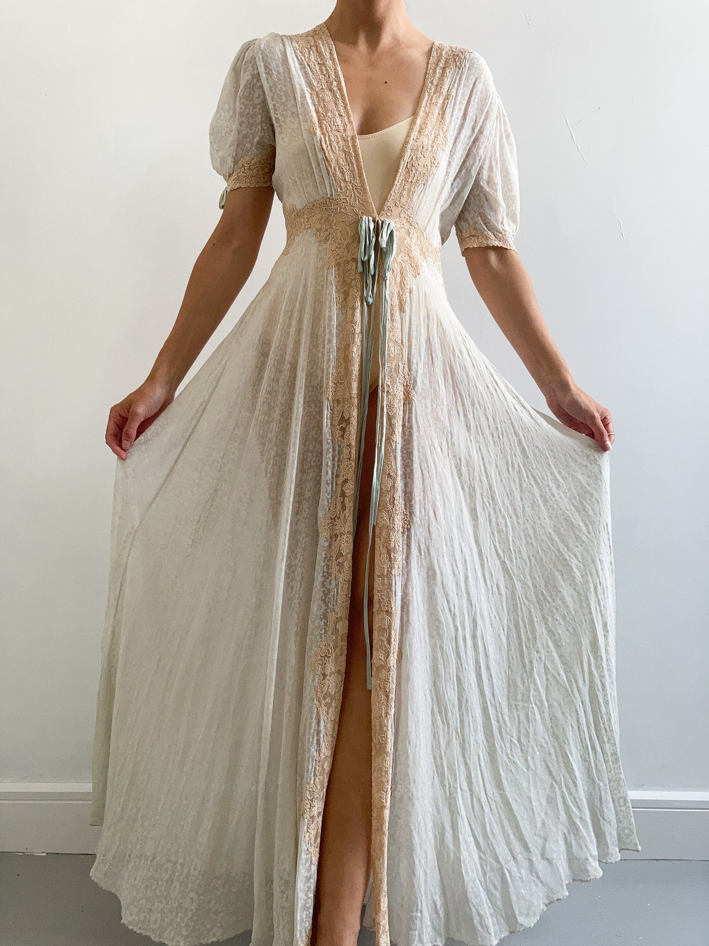 1930s Silk Chiffon Mint & Beige Printed Floral Lace Robe and Knickers Set