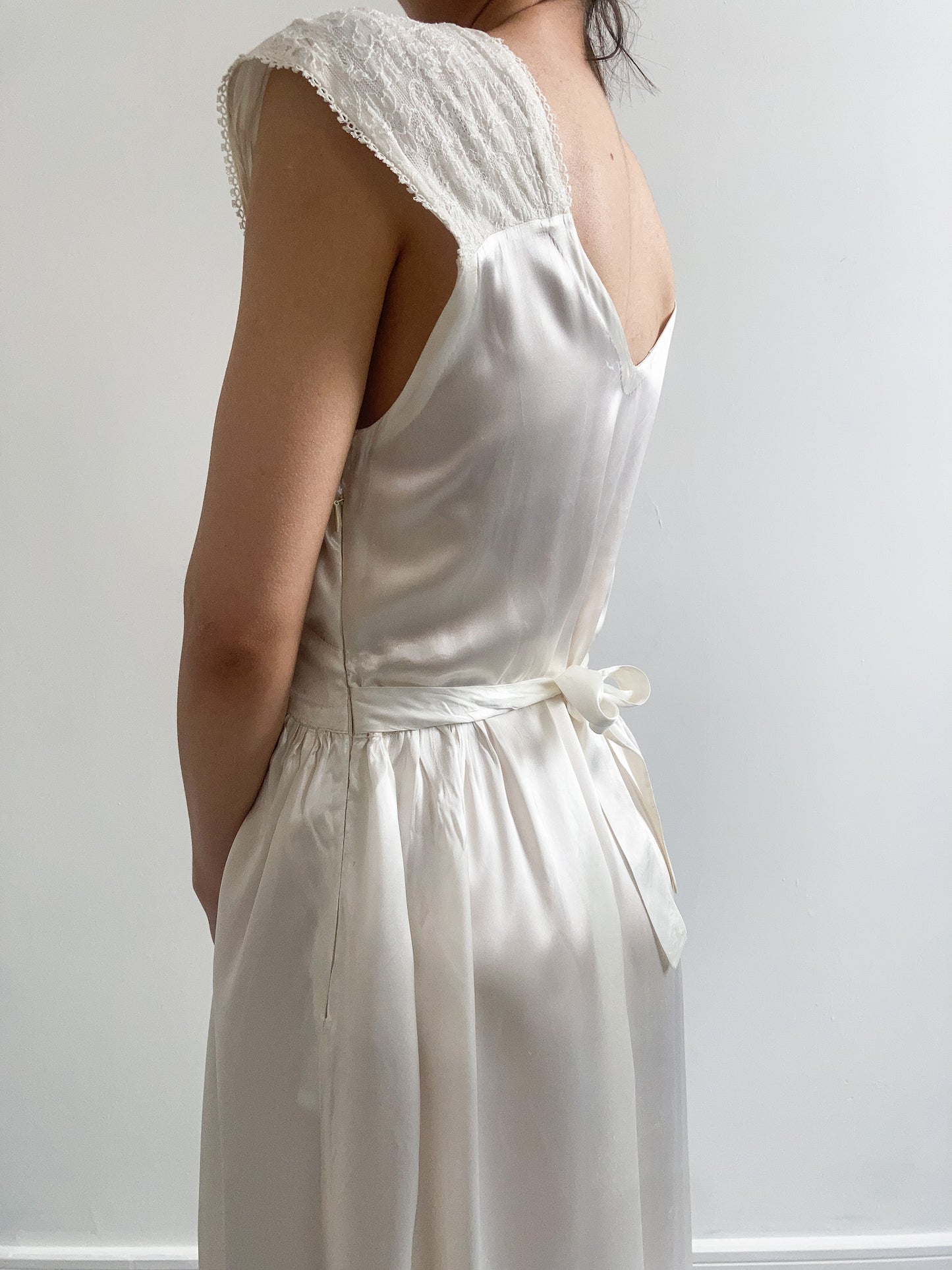 1940s Ivory Satin Bridal Peignoir Set